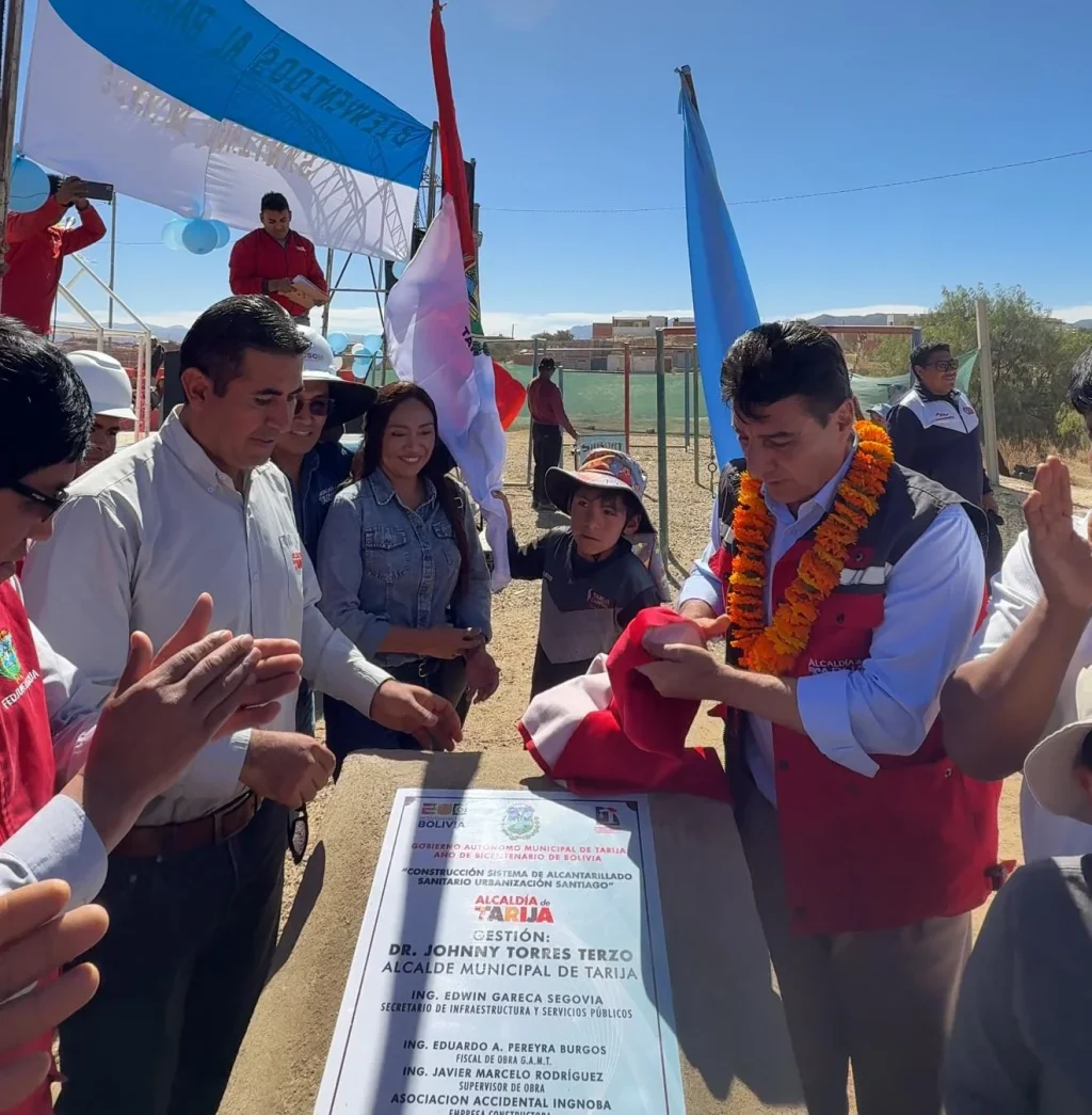 Alcaldia-de-Tarija-entrega-sistema-de-alcantarillado-en-beneficio-de-310-familias-